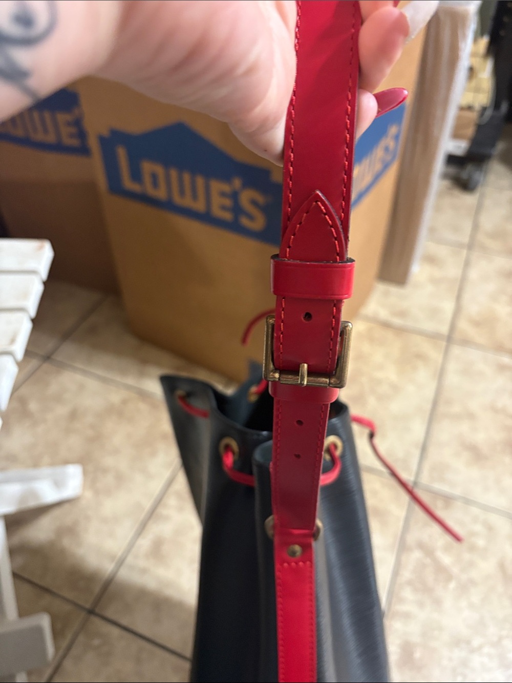 LV EPI LEATHER LARGE BUCKET - Picture 7 of 9